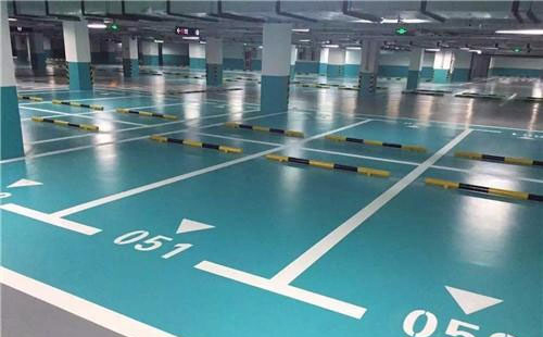 托克逊托克逊环氧地坪中涂：构筑坚固地面的关键环节